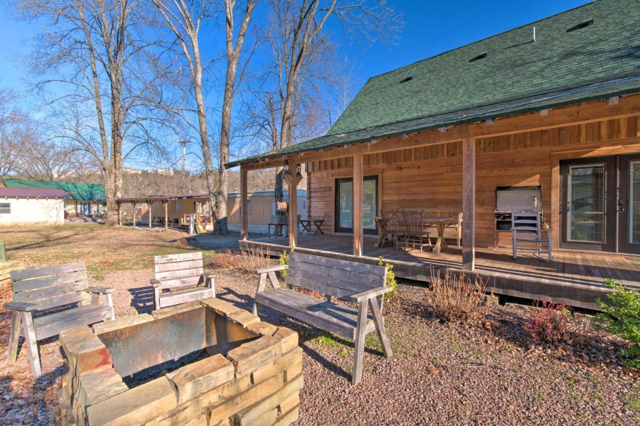 Quiet Hollister Cabin Walk To Lake Taneycomo Exteriör bild