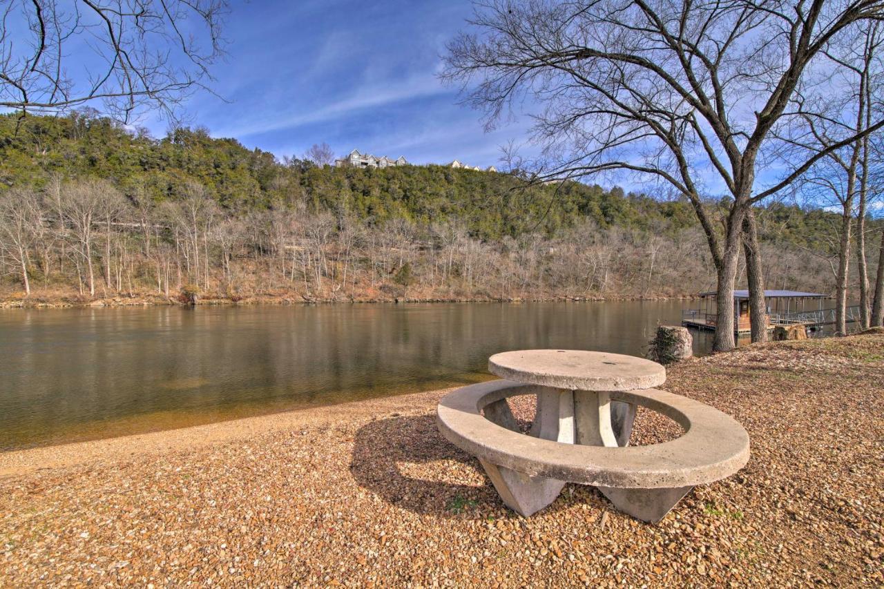 Quiet Hollister Cabin Walk To Lake Taneycomo Exteriör bild